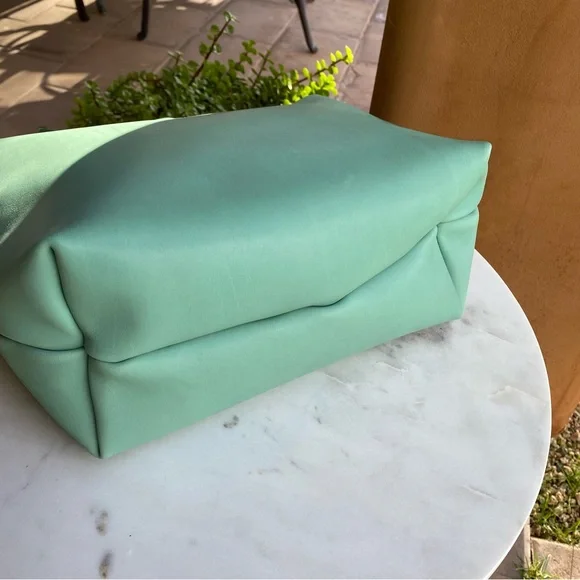 SOLD Portland Leather Goods Mint Smooth Leather Tote - Picture 11 of 16